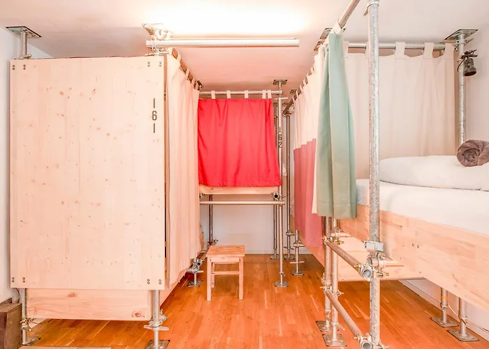 Montagu Hostel