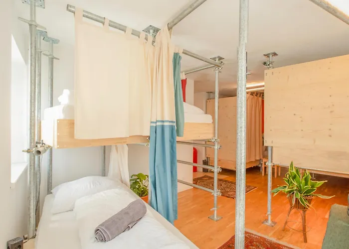 Montagu Hostel